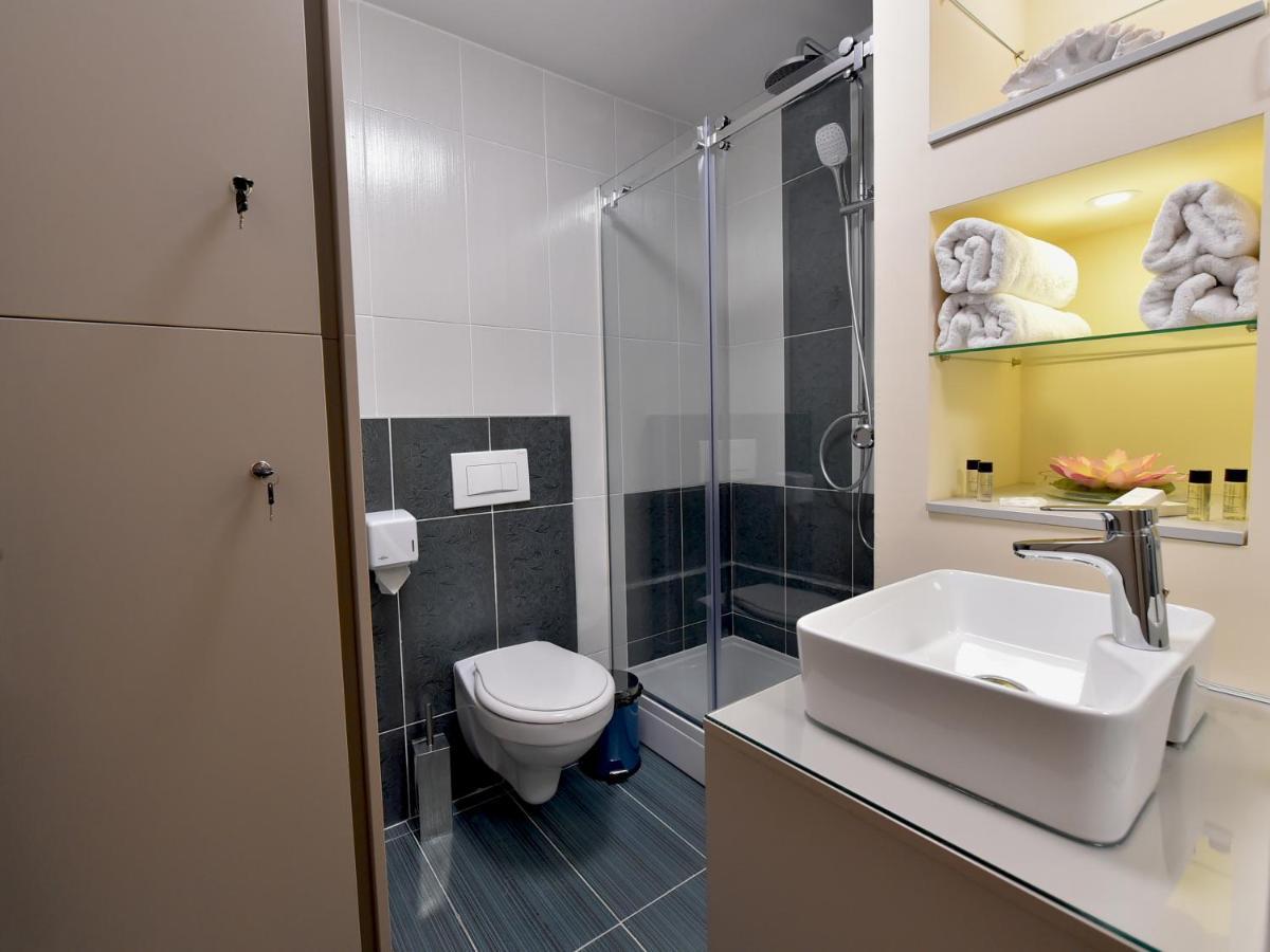 Sky Lux Apartman Gornji Milanovac Esterno foto